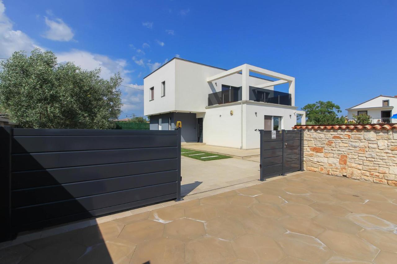Modern Villa Nerina With Private Pool Near Pula Exterior foto