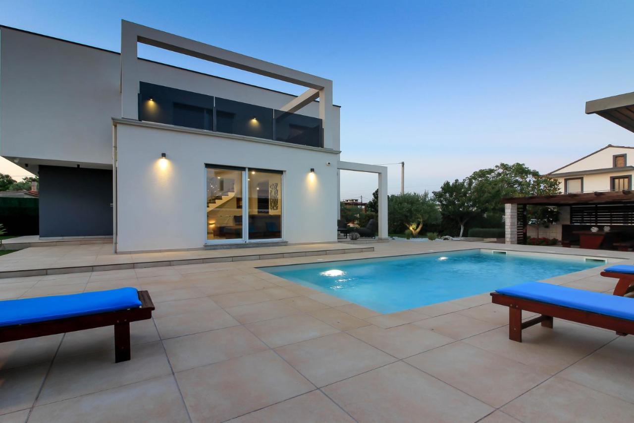 Modern Villa Nerina With Private Pool Near Pula Exterior foto