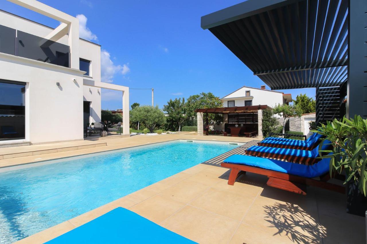 Modern Villa Nerina With Private Pool Near Pula Exterior foto