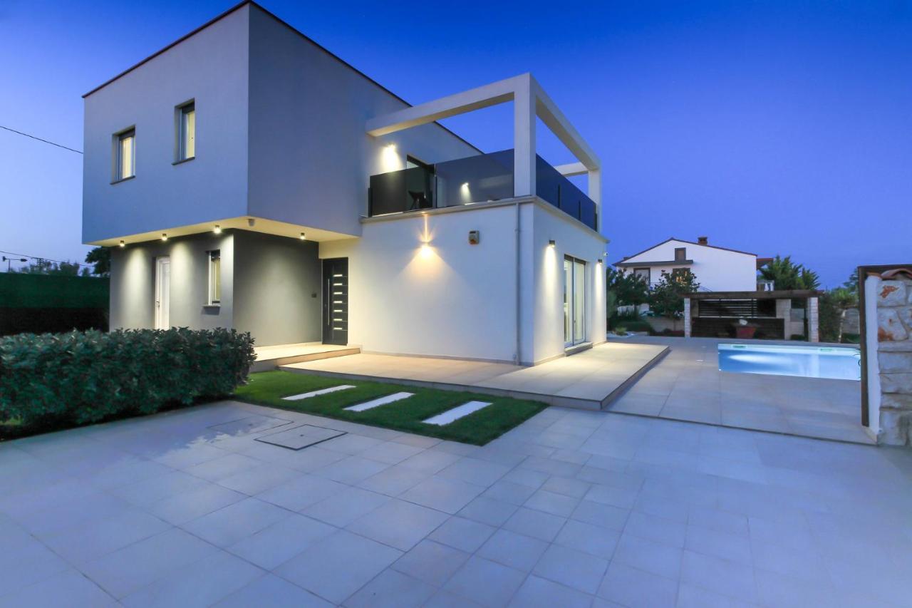 Modern Villa Nerina With Private Pool Near Pula Exterior foto