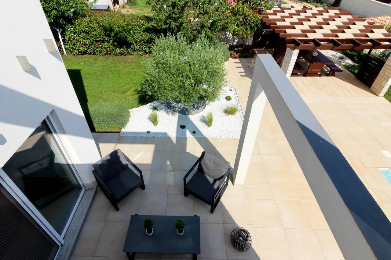 Modern Villa Nerina With Private Pool Near Pula Exterior foto