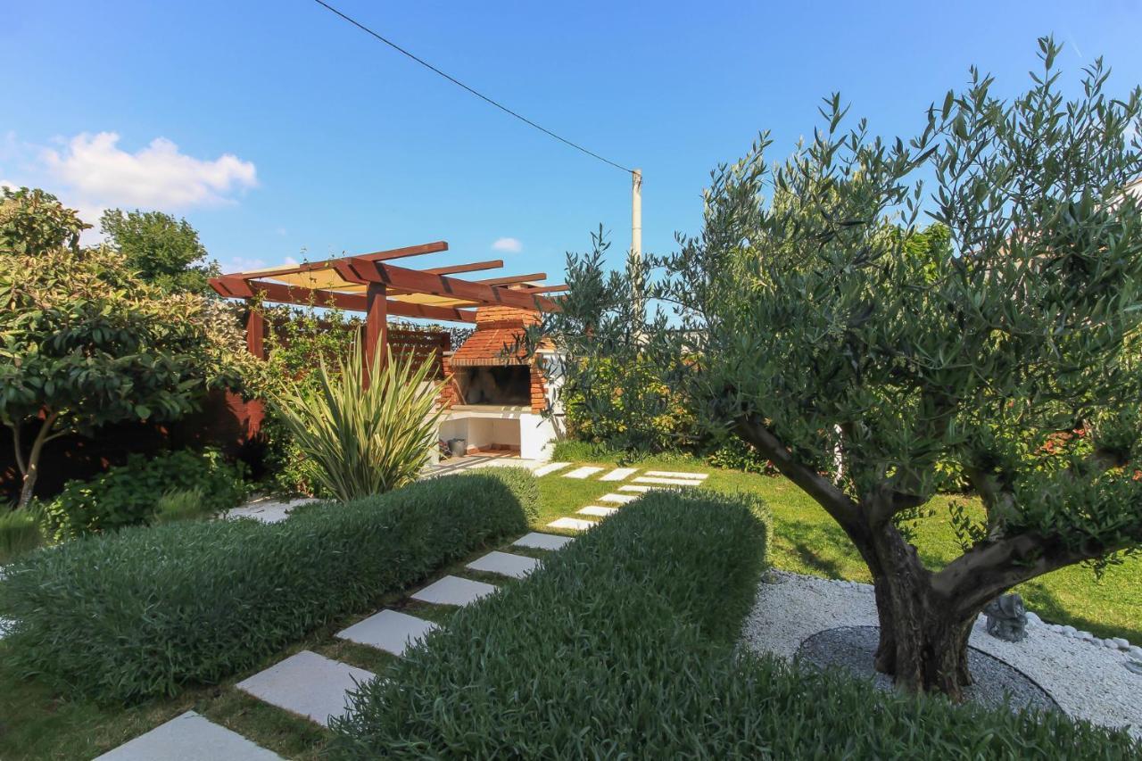 Modern Villa Nerina With Private Pool Near Pula Exterior foto