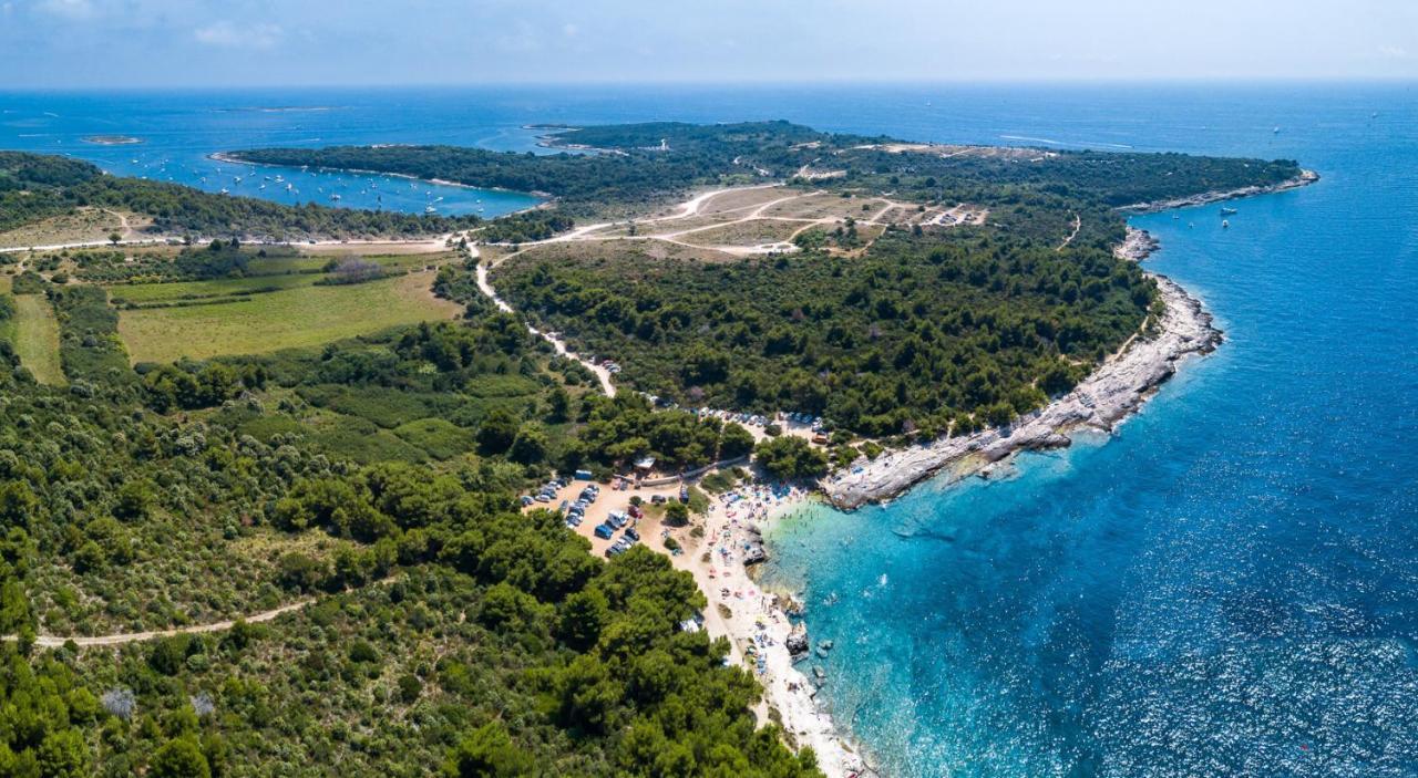 Modern Villa Nerina With Private Pool Near Pula Exterior foto
