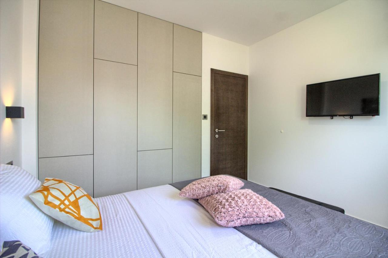 Modern Villa Nerina With Private Pool Near Pula Exterior foto