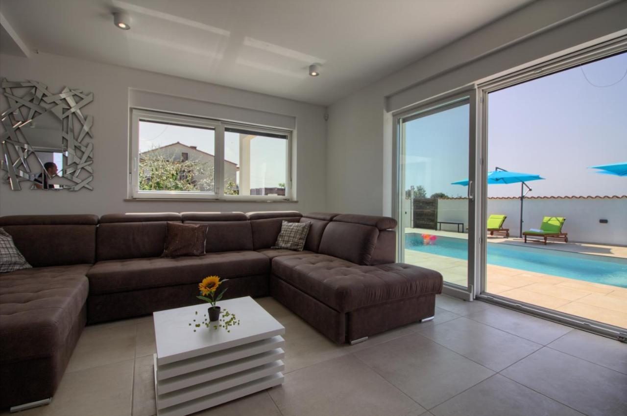 Modern Villa Nerina With Private Pool Near Pula Exterior foto